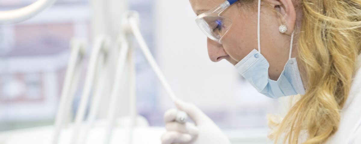 dentist with dUWLs